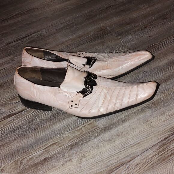 Fiesso Marble Beige Diagonal Toe One-Side Pleated Leather Shoes  Metal Bracelet